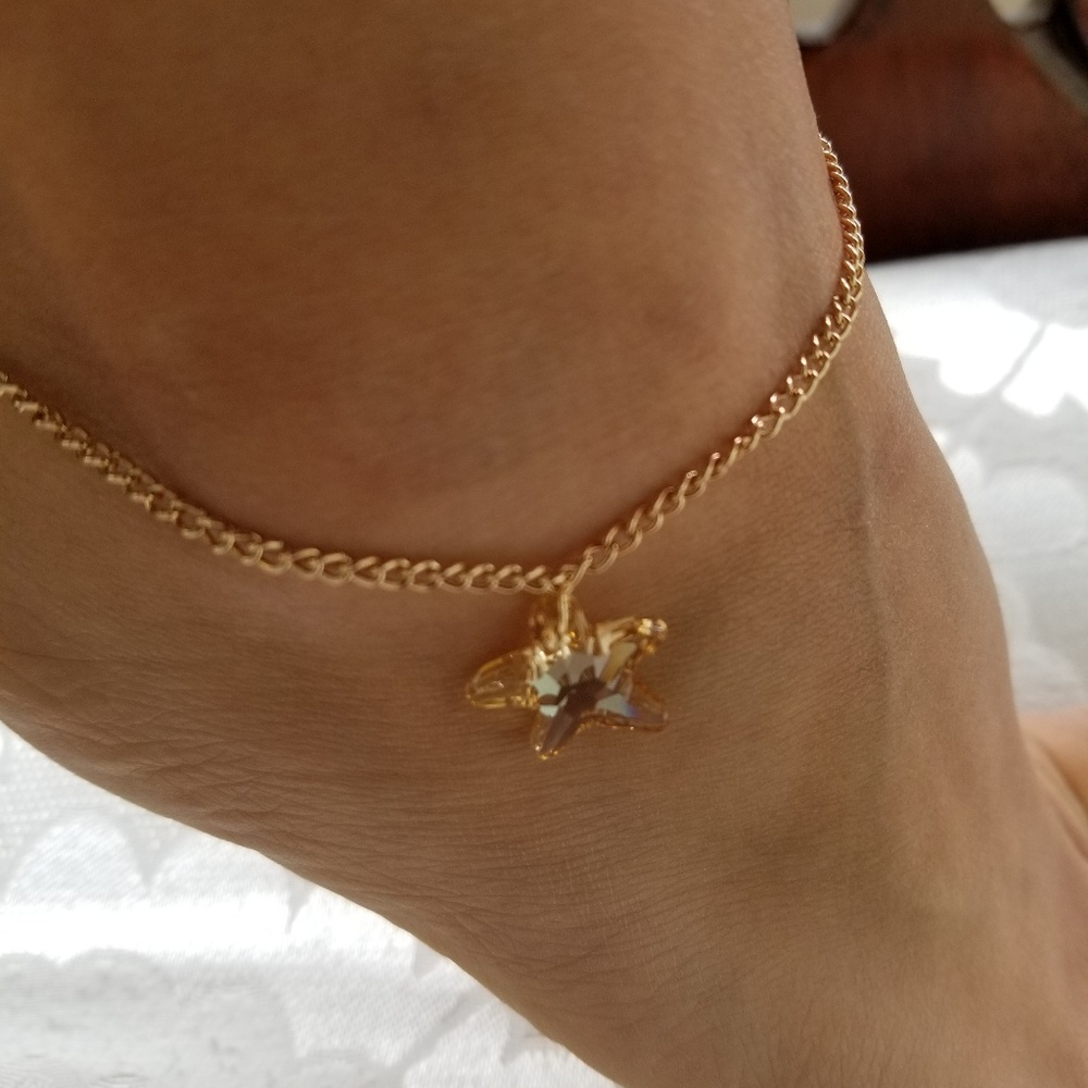 Gold chained anklet w/Swarovski crystal pendant